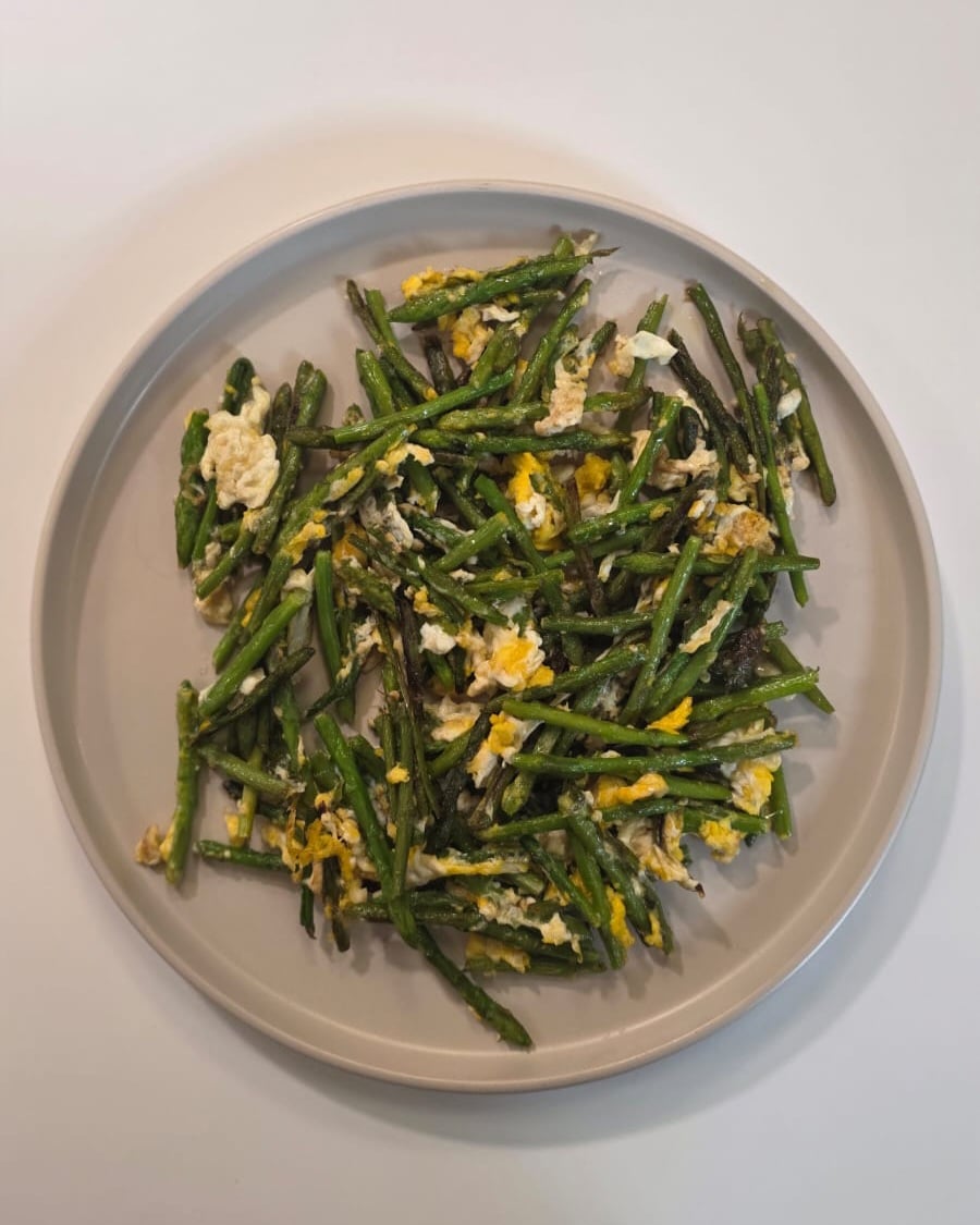 Αγρέλια με τα αυγά - Recipe image
