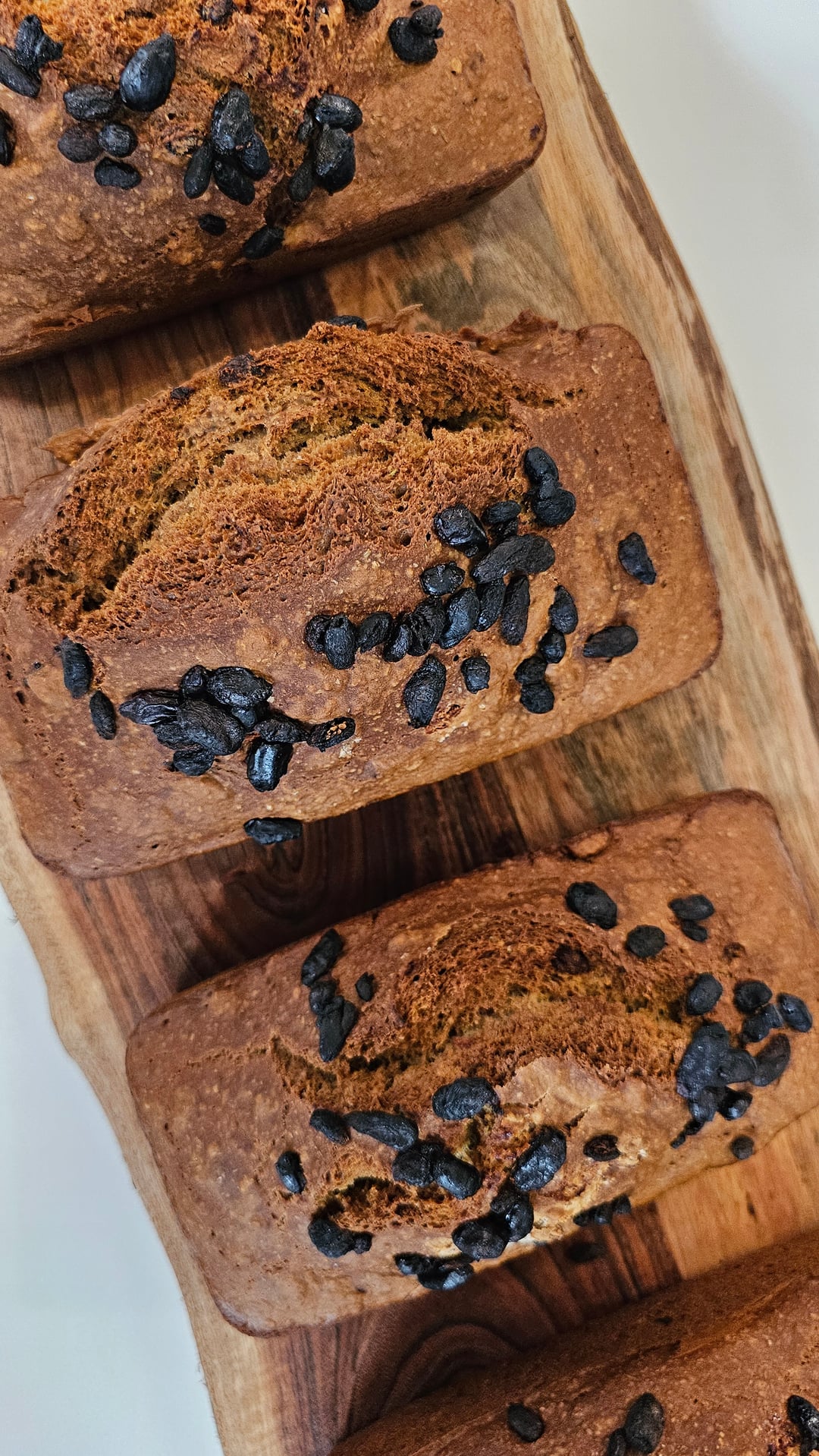 Μαύρο ψωμί με μπύρα - Video recipe thumbnail