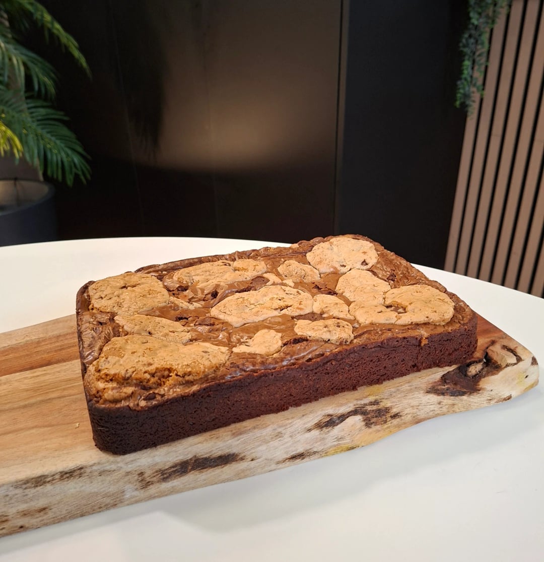 Brookies με σάλτσα φράουλας - Recipe image