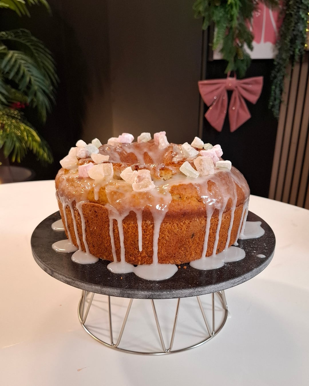 Cake with Lefkara Loukoumia (Turkish Delight) - Video recipe thumbnail