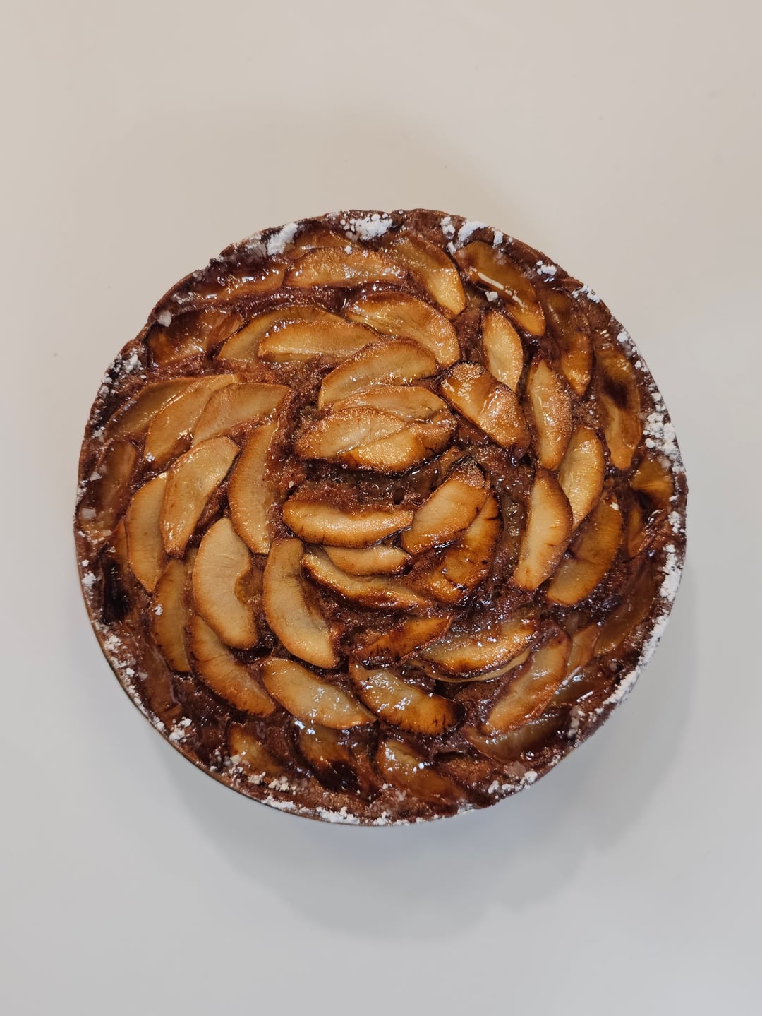 Red Apple and Cinnamon Cake - Video recipe thumbnail