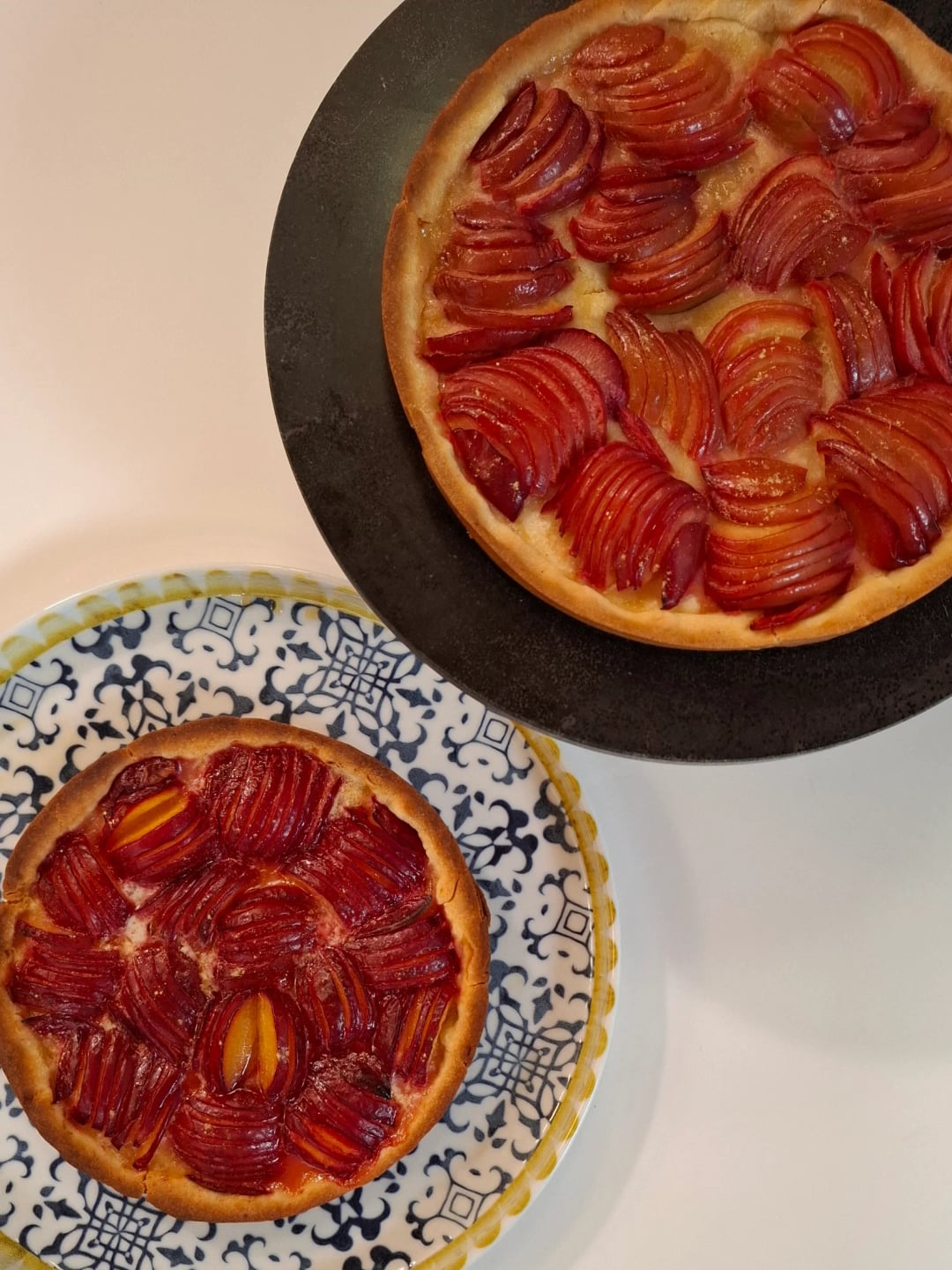 Formoza Tart with Vanilla Ice Cream and White Chocolate Sauce - Video recipe thumbnail