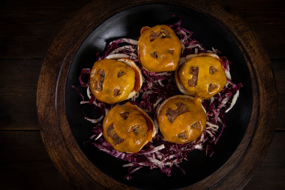 Halloween μπιφτέκια με τυρί - Recipe image