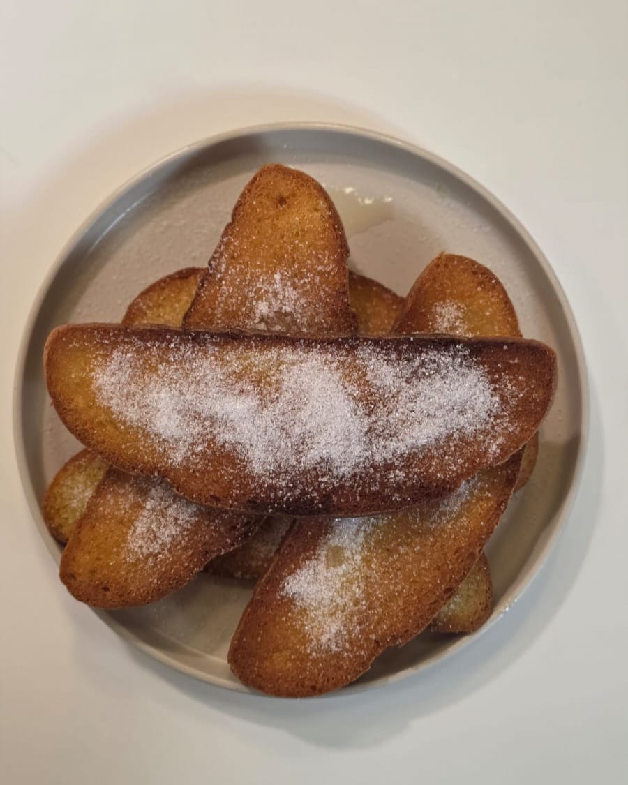 Katsoures (Fried Bread Slices) with Sugar - recipe
