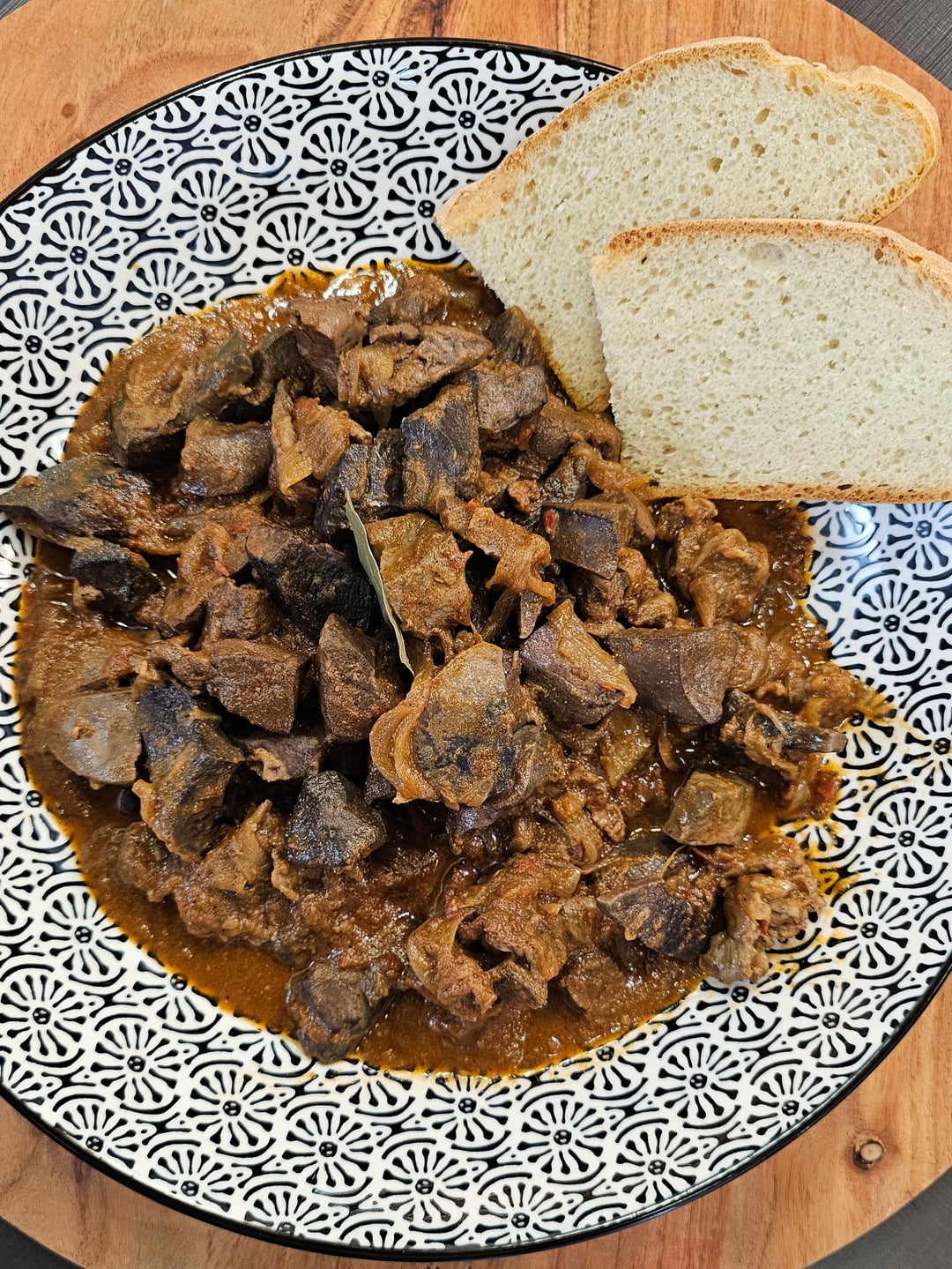 Συκώτι αρνίσιο με κουμανταρία - Recipe image