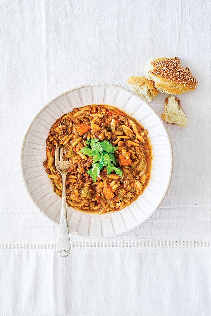 Φακές με κριθαράκι και ντομάτα - Recipe image