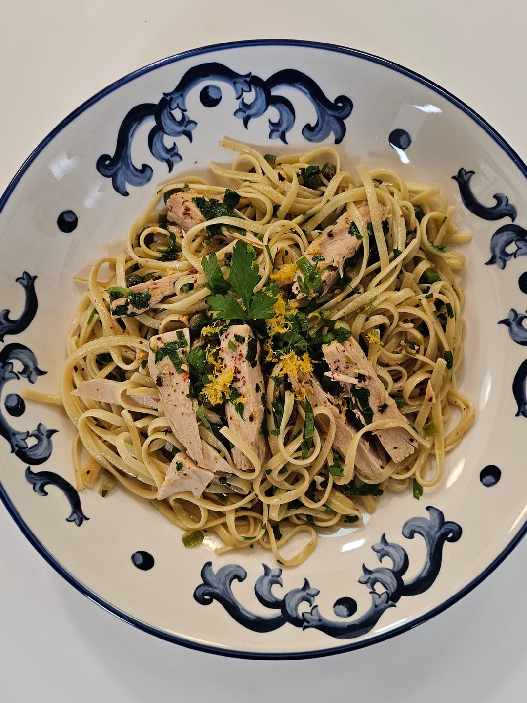 Ζυμαρικά με Τόνο, Κάπαρη και Φρέσκα Κρεμμυδάκια - Video recipe thumbnail