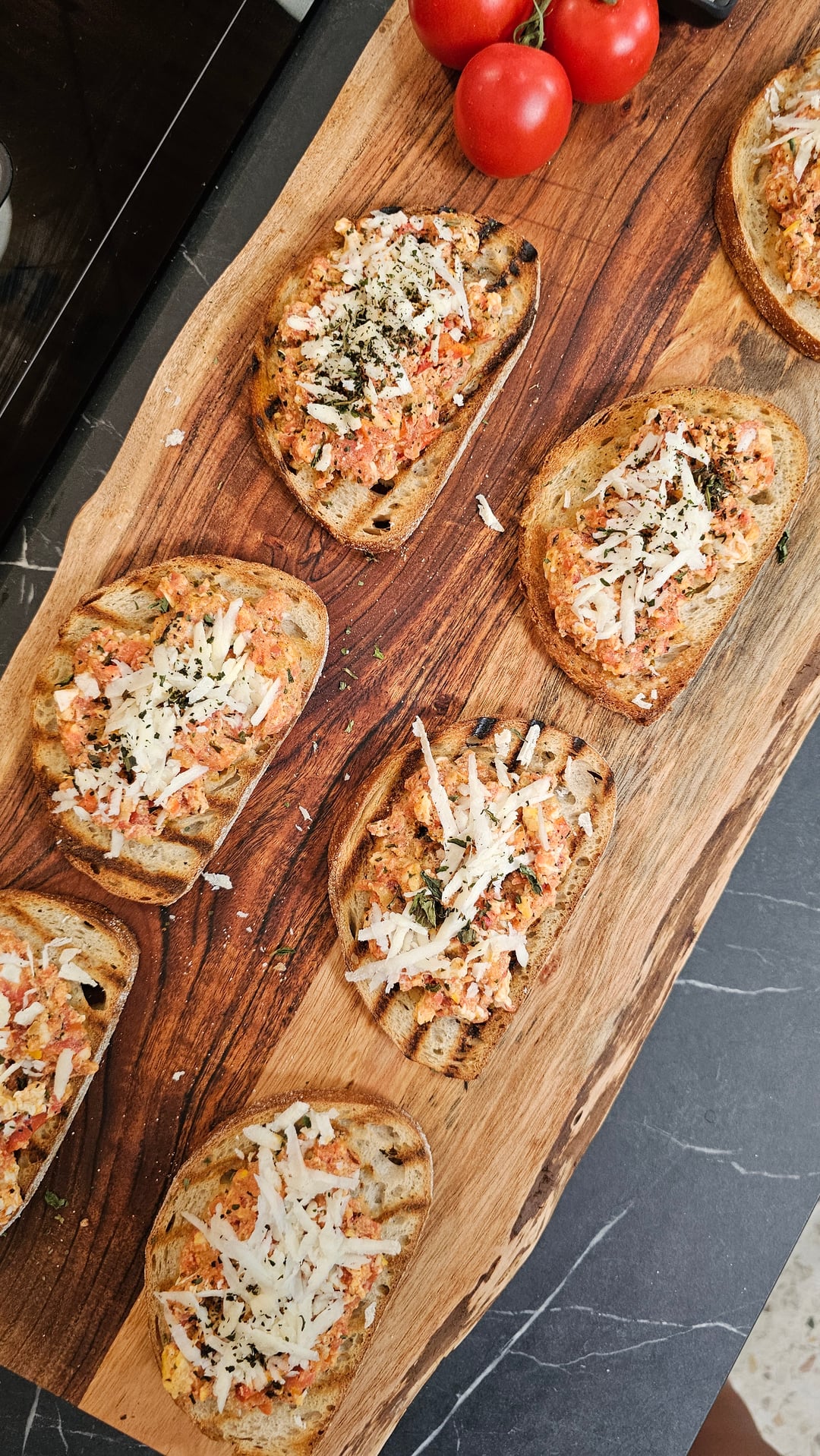 Ποµιλοροτηανιά (Στραπατσάδα) - Recipe image