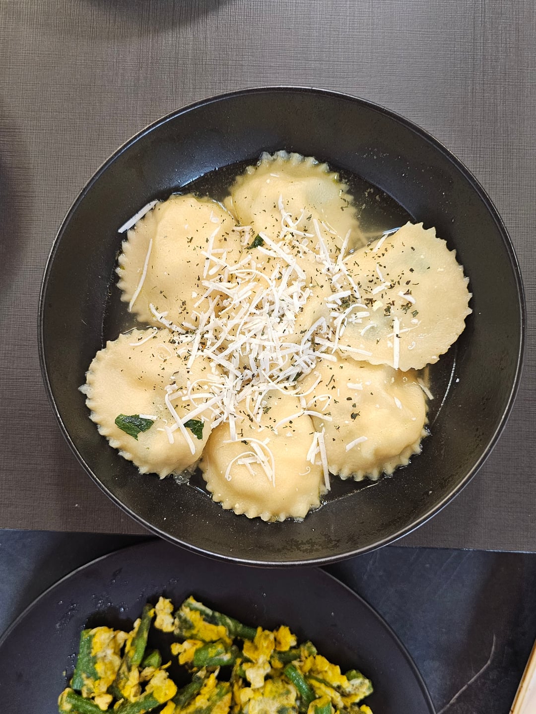 Ραβιόλες με αναρή - Recipe image