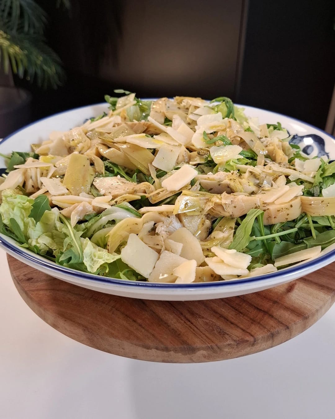 Salad with Lettuce and Artichoke - recipe