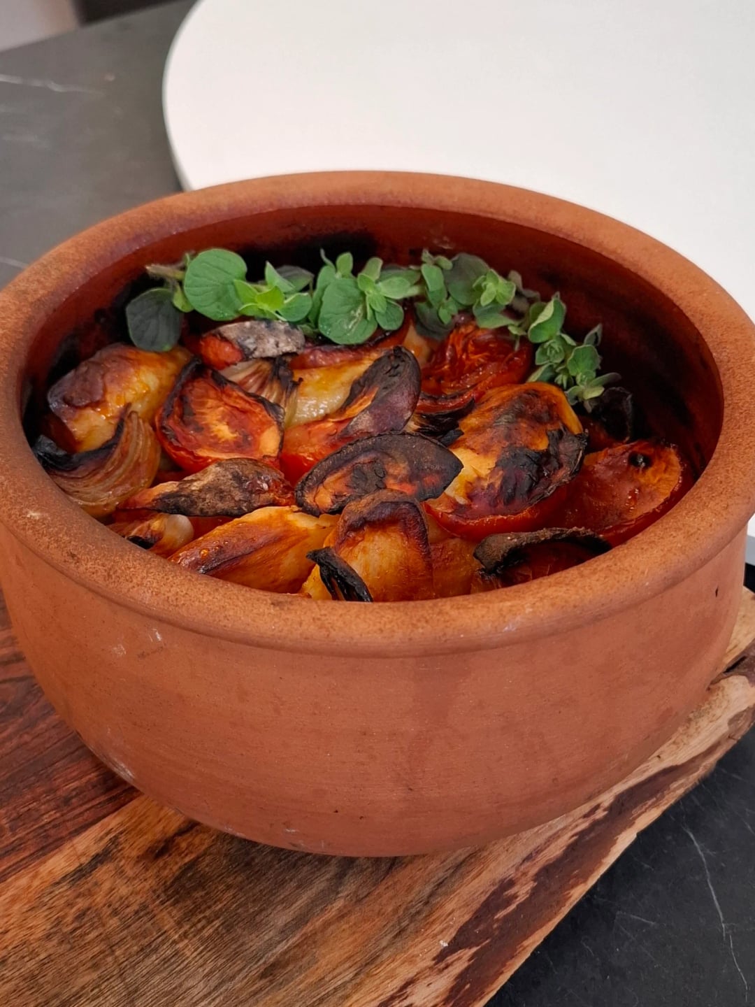 Syrtó Oftó (Slow-Cooked Lamb on Clay Tiles) - Recipe image