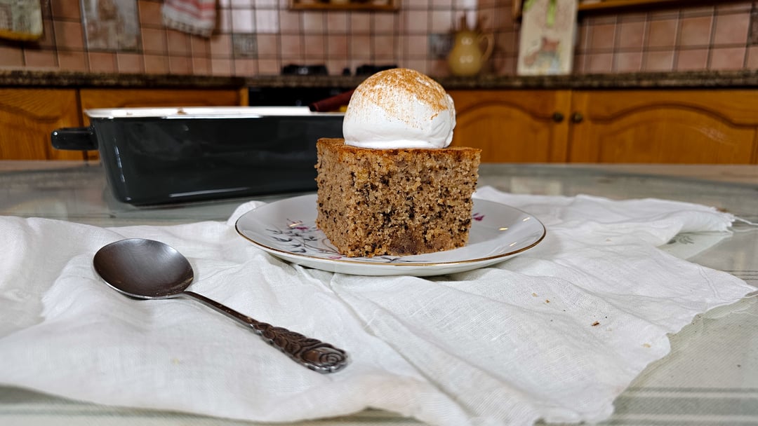 Σιροπιαστή καρυδόπιτα με παγωτό - Recipe image