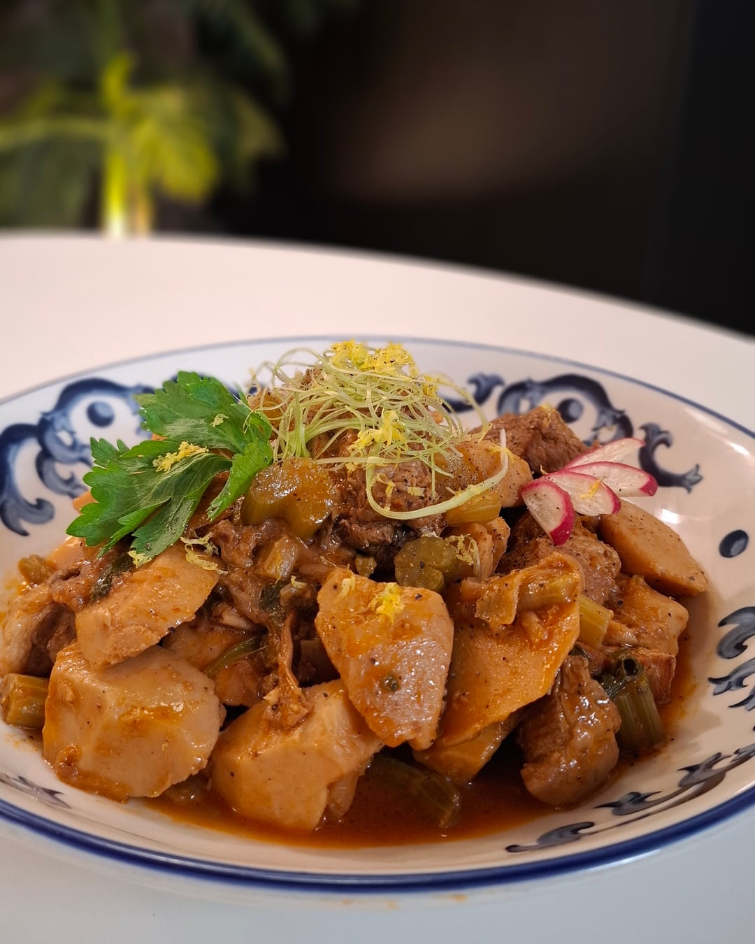 Κολοκάσι με χοιρινό γιαχνί - Recipe image