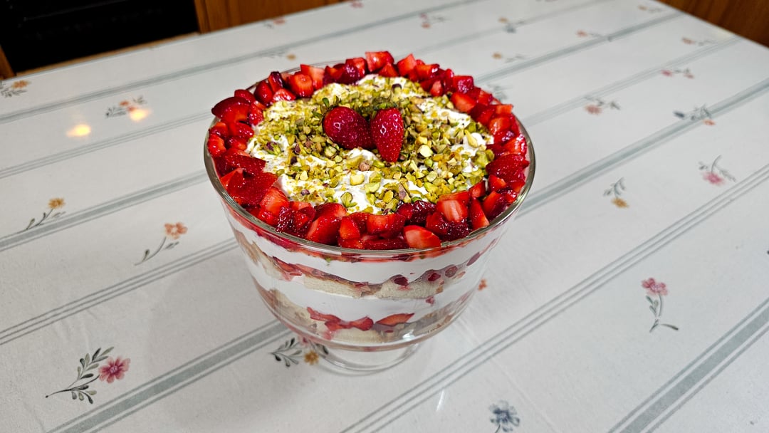 Trifle with Tsoureki and Strawberries - Recipe image